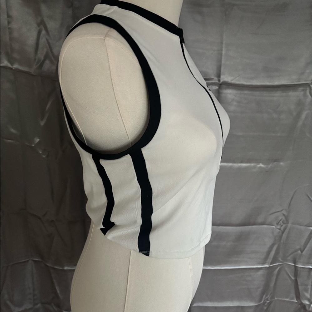 White and Black Zip-Up Crop Top sexy sporty cleavage look - Picture 4 of 6